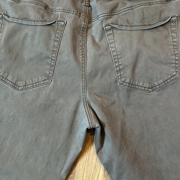 Men’s Lucky pants size 36x32 - Picture 9 of 10